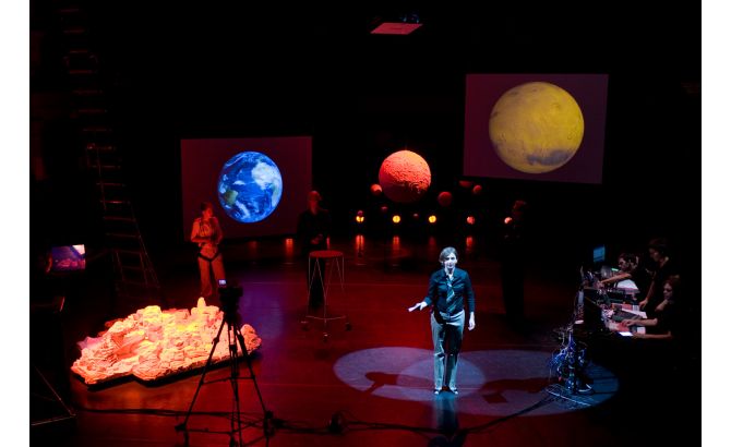 Mars Landing, 2010, photo by Anna van Kooij