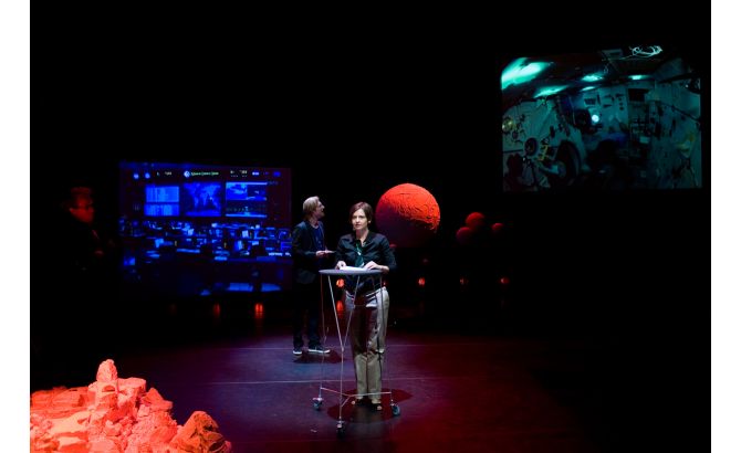 Mars Landing, 2010, photo by Anna van Kooij