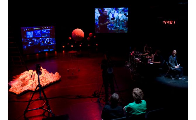 Mars Landing, 2010, photo by Anna van Kooij